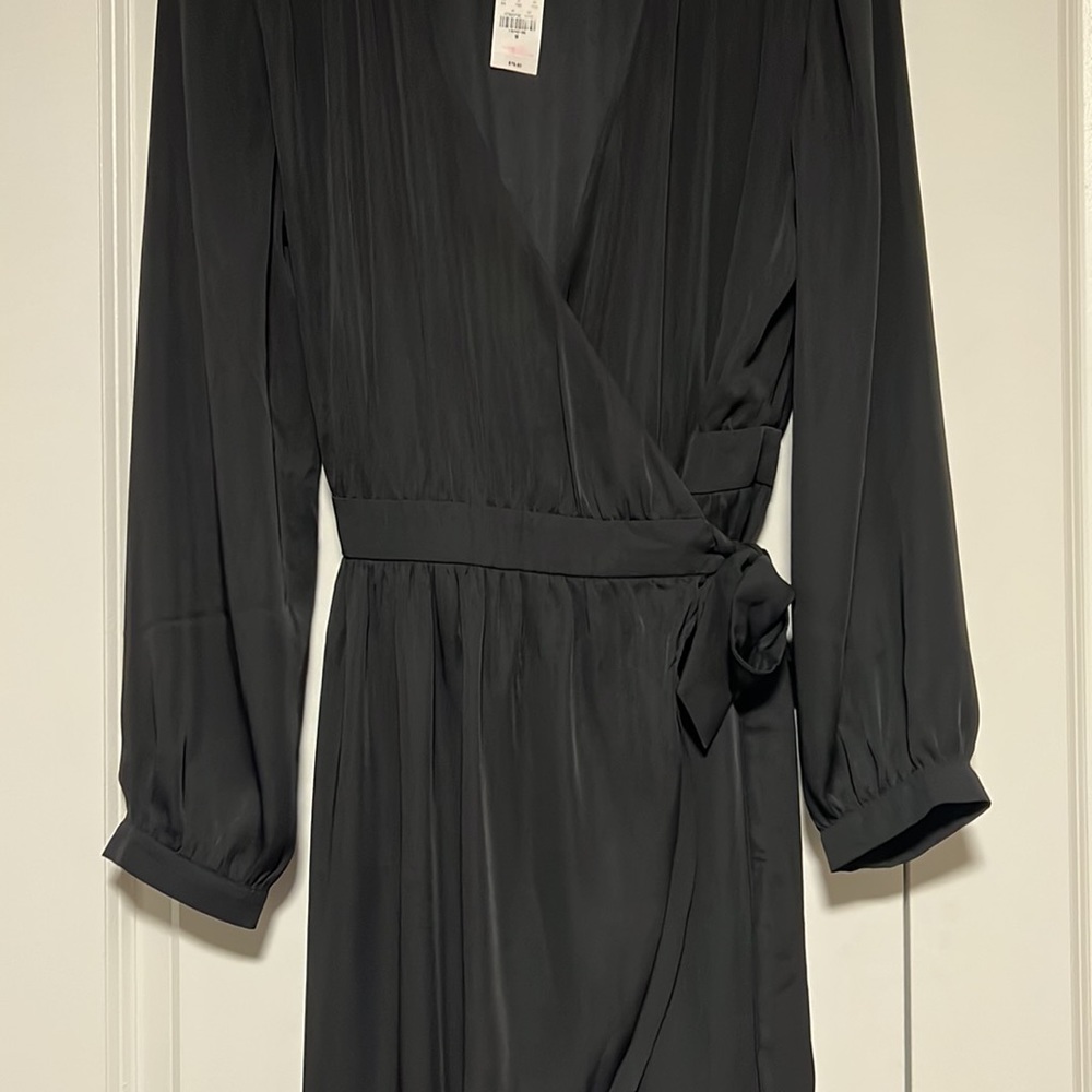 Express Black Dress! Perfect for your next Networking Event or Cocktail Hour!